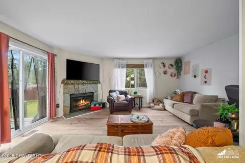 Living - 10175 Nantucket Loop, Anchorage, AK 99507 photo 1 of 7