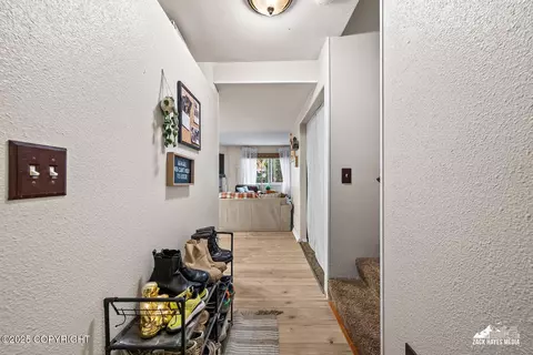 Entry Way - 10175 Nantucket Loop, Anchorage, AK 99507 photo 1 of 4