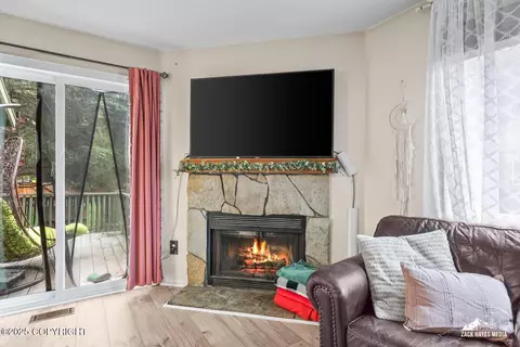 Living - 10175 Nantucket Loop, Anchorage, AK 99507 photo 3 of 7