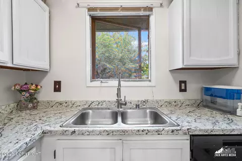 Kitchen - 10175 Nantucket Loop, Anchorage, AK 99507 photo 2 of 4