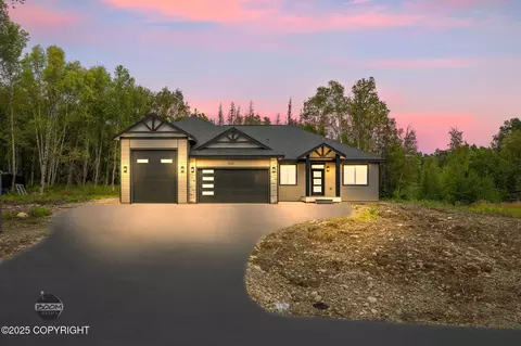7267 N Paw St, Wasilla, AK 99654