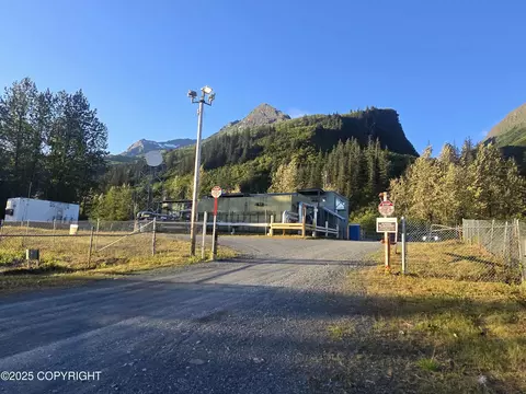 2490 Dayville Rd, Valdez, AK 99686
