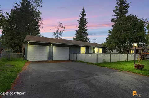 2202 Lincoln Ave, Anchorage, AK 99517