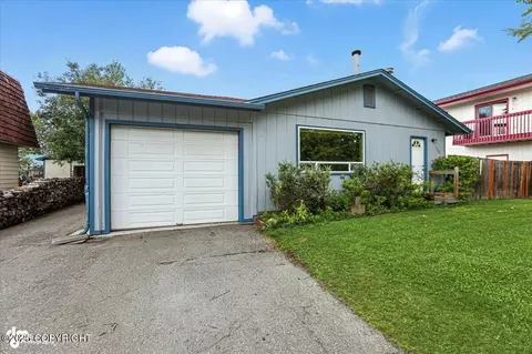 4628 Grumman St, Anchorage, AK 99507