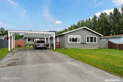 1321 Valley St, Anchorage, AK 99504