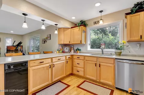 19445 Middleton Loop, Eagle River, AK 99577 photo 18