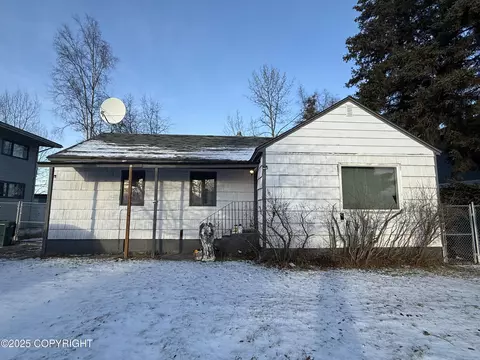 3903 Carolina Dr, Anchorage, AK 99517