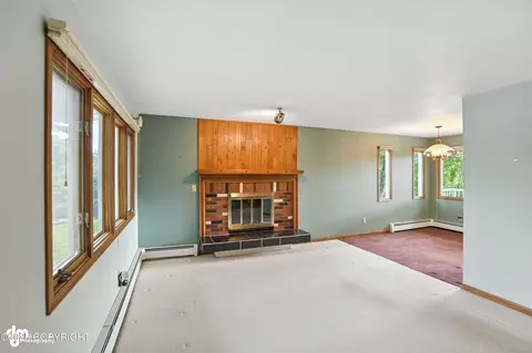 Living - 3544 E 18th Ave, Anchorage, AK 99508 photo 3 of 4