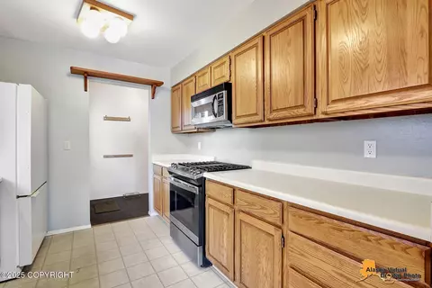 Kitchen - 3249 Wiley Post Loop, Anchorage, AK 99517 photo 3 of 5