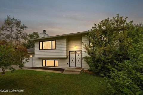 501 Jordt Cir, Anchorage, AK 99504
