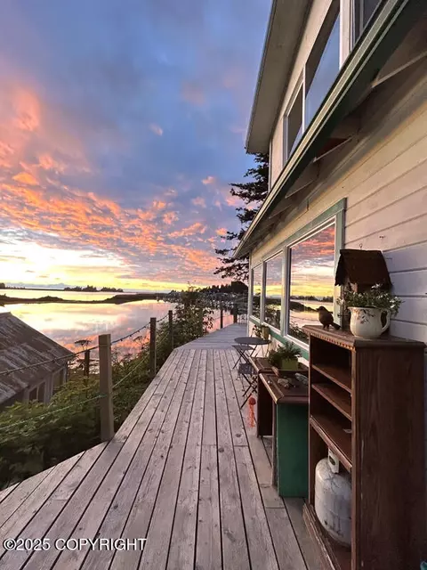 330 B St, Seldovia, AK 99663