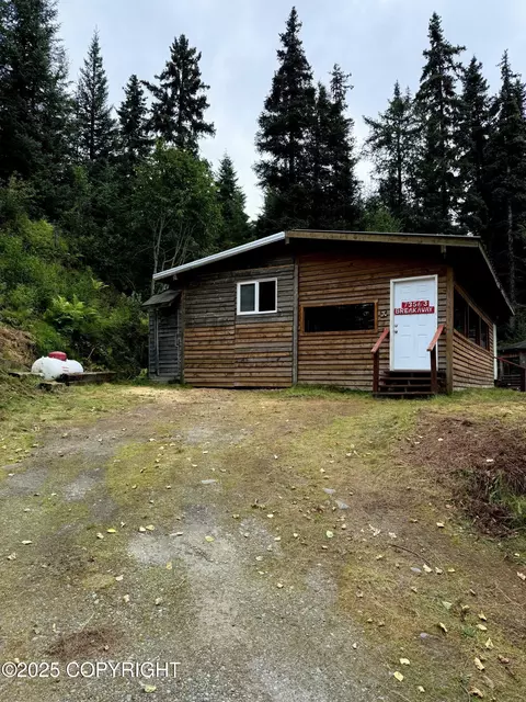 73549 Breakaway Rd, Anchor Point, AK 99556