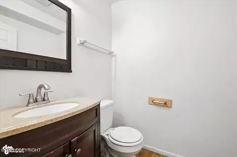 Bath - 480 E Agate Ln, Wasilla, AK 99654 photo 1 of 2