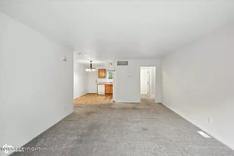Living - 480 E Agate Ln, Wasilla, AK 99654 photo 4 of 5