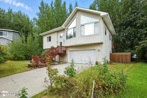 315 N Oscar St, Palmer, AK 99645