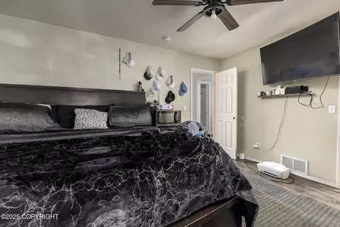 Bedroom - 5552 E 4th Ave # 6, Anchorage, AK 99504 photo 6 of 6