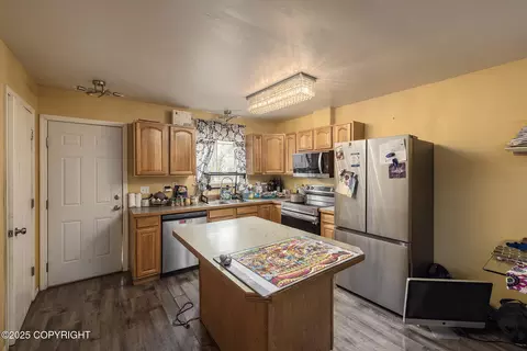 Kitchen - 5552 E 4th Ave # 6, Anchorage, AK 99504 photo 4 of 4