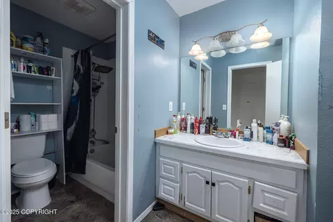 Bath - 5552 E 4th Ave # 6, Anchorage, AK 99504 photo 2 of 2