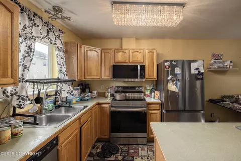 Kitchen - 5552 E 4th Ave # 6, Anchorage, AK 99504 photo 3 of 4