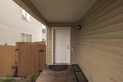Exterior - 5552 E 4th Ave # 6, Anchorage, AK 99504 photo 3 of 7