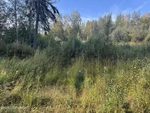 810 Duckwood Ct, Fairbanks, AK 99712
