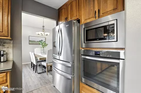 Kitchen - 20420 Williamsburg Dr, Eagle River, AK 99577 photo 4 of 5