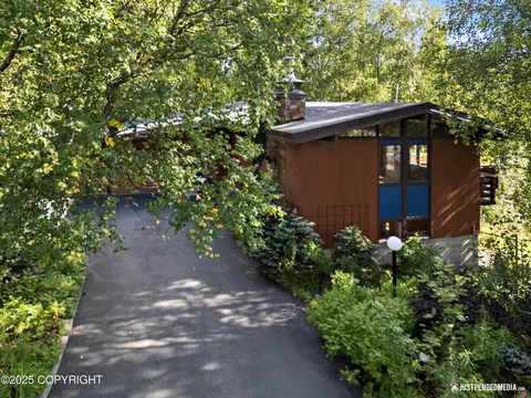 4410 Omalley Rd, Anchorage, AK 99507