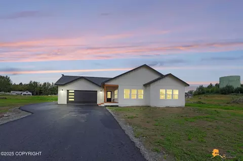 11879 E Apple Cir, Palmer, AK 99645