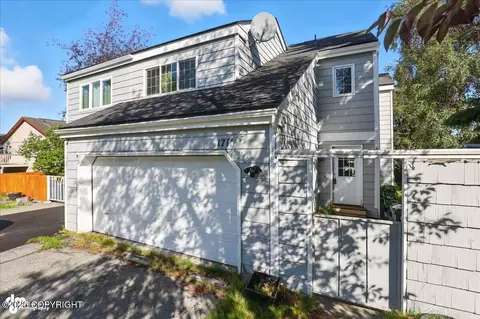 1711 Commodore Dr, Anchorage, AK 99507