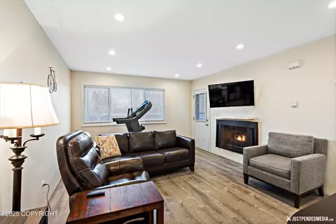 400 E 24th Ave # 24, Anchorage, AK 99503 photo 9