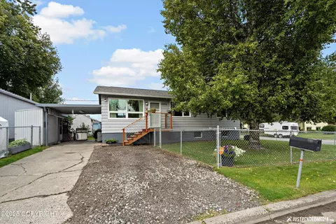 4006 Gilmore Ct, Anchorage, AK 99503