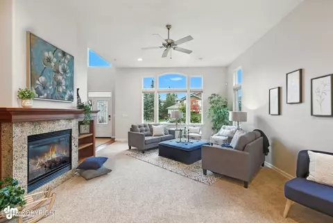 Living - 8725 Colusa Cir, Eagle River, AK 99577 photo 4 of 6
