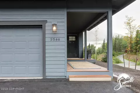 13092 Chase Cir, Eagle River, AK 99577 photo 2