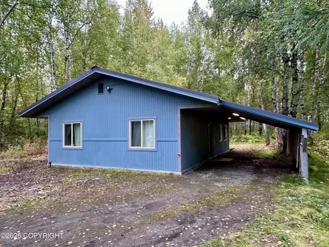 13558 E Third St, Talkeetna, AK 99676