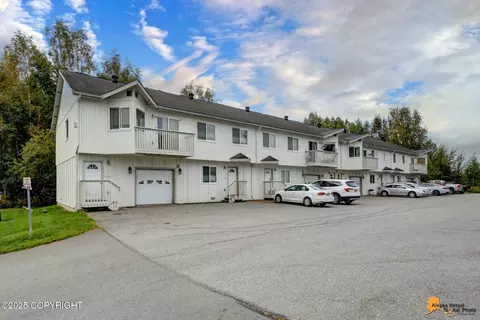 7490 Meadow St # 5E, Anchorage, AK 99507
