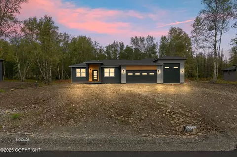 7297 N Paw St, Wasilla, AK 99654