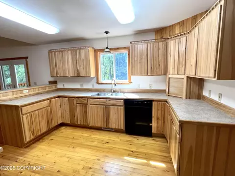 Kitchen - 21040 Scenic Dr, Chugiak, AK 99567 photo 4 of 8