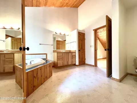Bath - 21040 Scenic Dr, Chugiak, AK 99567 photo 4 of 10