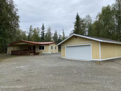 2001 E Grizzly Bear Dr, Wasilla, AK 99654