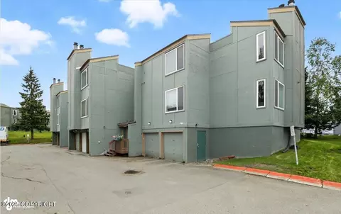 912 Wildrose Ct, Anchorage, AK 99518