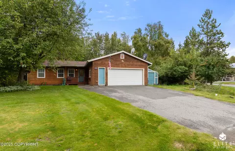 925 E Goldendale Dr, Wasilla, AK 99654