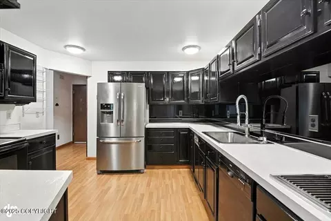 7858 Highlander Dr, Anchorage, AK 99518 photo 9