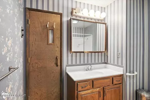 7858 Highlander Dr, Anchorage, AK 99518 photo 28