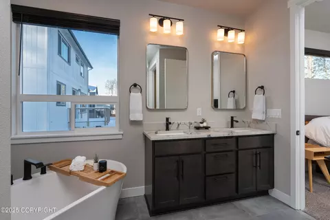 Bath - 17865 Rivervista Rd, Eagle River, AK 99577 photo 5 of 8