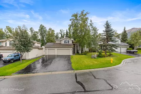 8727 Inyo Cir, Eagle River, AK 99577