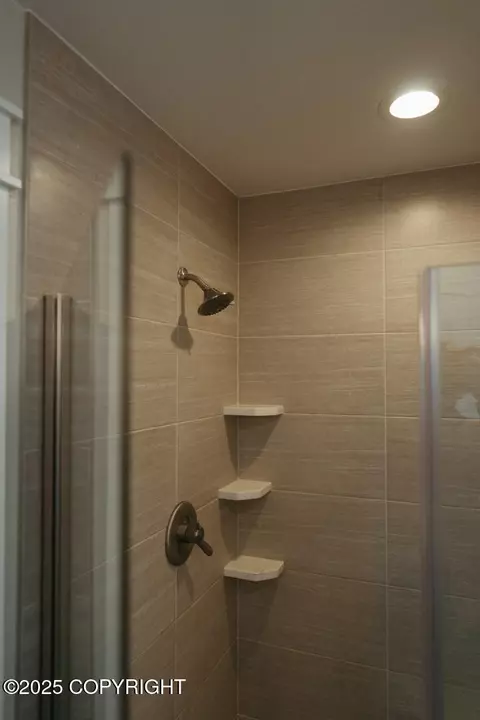 Bath - 7572 E Riparian Loop, Palmer, AK 99645 photo 6 of 7
