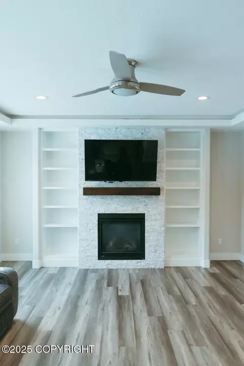 Living - 7572 E Riparian Loop, Palmer, AK 99645 photo 1 of 2