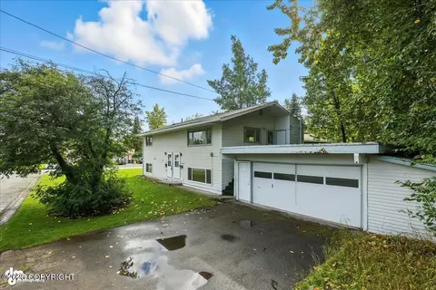 5559 Penn Cir, Anchorage, AK 99504