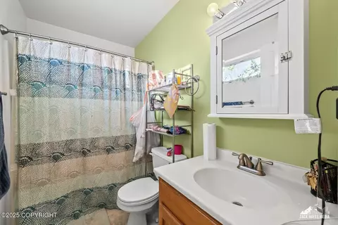 Bath - 981 E Fairview Loop, Wasilla, AK 99654 photo 2 of 4