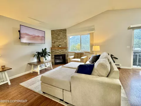 Living - 20686 Icefall Dr, Eagle River, AK 99577 photo 2 of 3